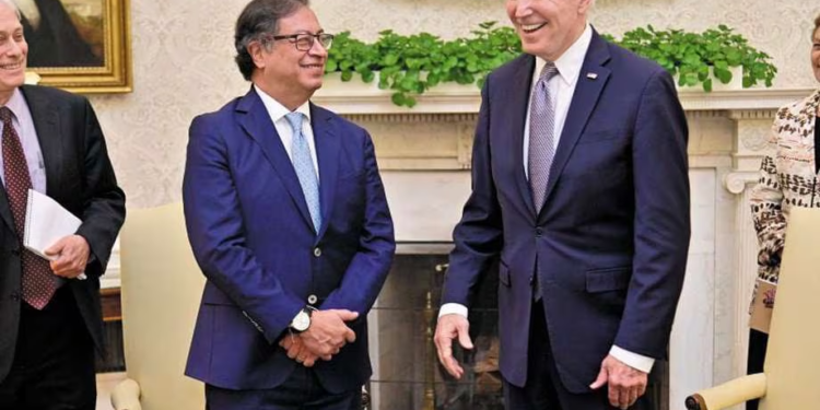 Petro sugiere al presidente de los Estados Unidos, Joe Biden, acabar con el apoyo del gobierno norteamericano a Israel