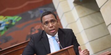 Parlamentario Jorge Méndez reiteró denuncia contra gobierno de Gustavo Petro por desatender crisis aérea y del turismo en San Andrés