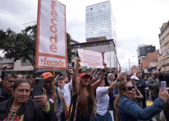Docentes instan al Gobierno Nacional a sobornar al Congreso para que no aprueben la ley estatutaria de educación 