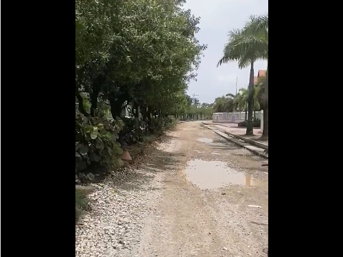 Así se están robando una carretera en San Andrés.
