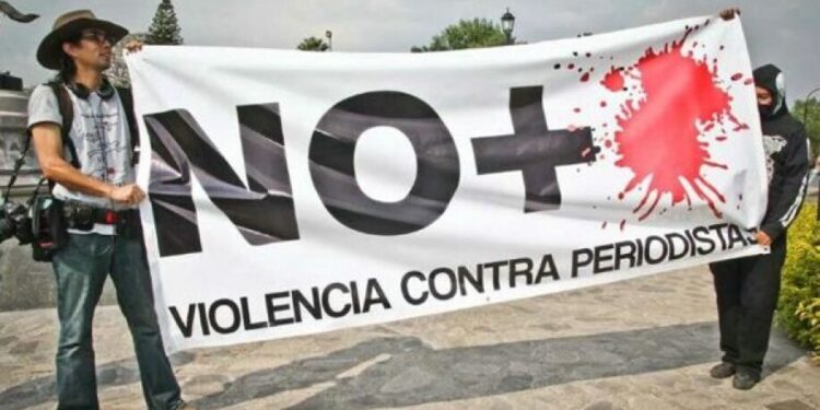 Advierten que en América Latina hoy se usan los mercenarios digitales para atacar a la prensa, pagados por gobiernos, poderosos y criminales.
