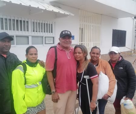 Tras 24 horas de retención ilegal por parte de la Policía, Fiscalía declaró ilegal la captura de mujer tendera acusada por presuntamente vender licores ilegalmente. 