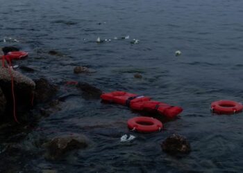 Asida a un bolso que le sirvió de flotador, se mantuvo a salvo mujer naufragó durante 8 horas en el archipiélago 