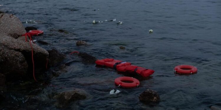 Asida a un bolso que le sirvió de flotador, se mantuvo a salvo mujer naufragó durante 8 horas en el archipiélago 