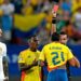 Buen manejo de Néstor Lorenzo al tema de las tarjetas roja y amarillas durante el partido contra Uruguay. Puso a salvo a James rápidamente para no perderlo en la final