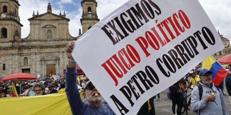 Este 20 de julio, desde la Plaza de Bolívar, el pueblo levantó la voz con el ya reiterado «fuera Petro». 