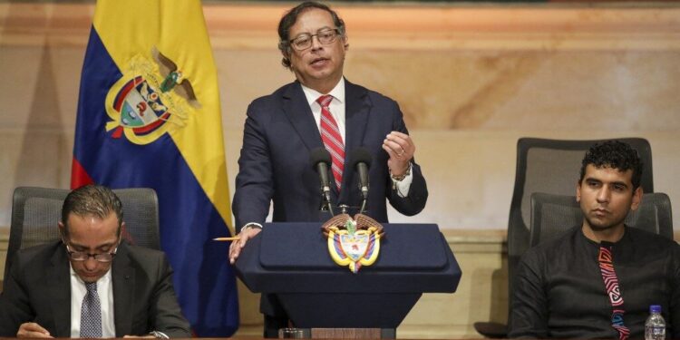 Petro declara que su gobierno ha sido eficiente pero los congresistas no creyeron