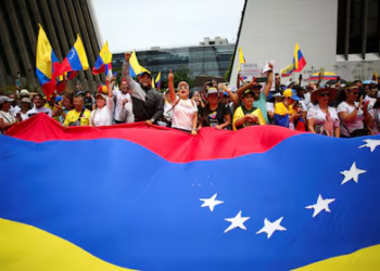 Gigantesca concentración en caracas en marco de la gran protesta mundial contra el régimen de Nicolás Maduro por el fraude electoral  