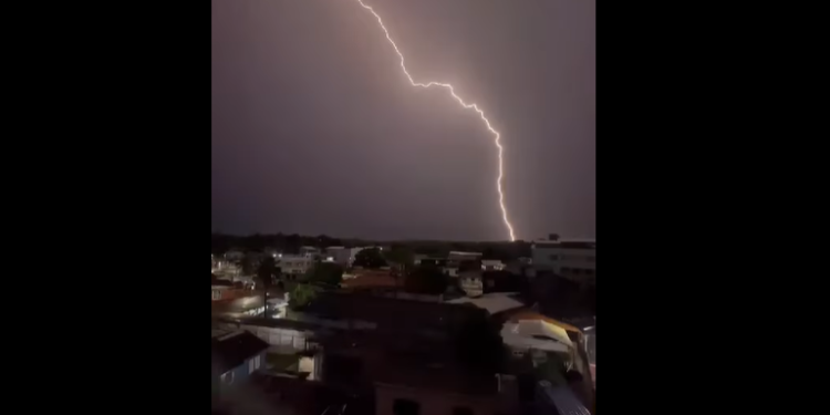 Así fue el fuerte aguacero acompañado de tormentas eléctricas esta madrugada en San Andrés