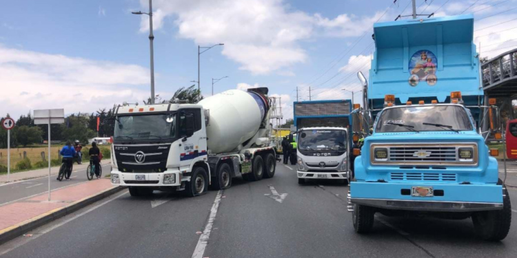 Así ven los colombianos el paro camionero que tiene al gobierno nacional contra las cuerdas 