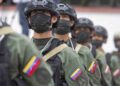 Congresista denuncia que Venezuela interceptó a dos soldados colombianos que habían servido a Ucrania y los entregó a Rusia mientras cancillería guarda silencio. 