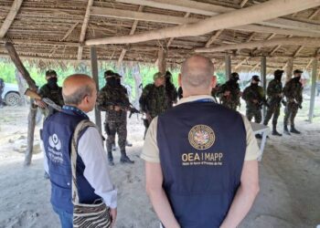 Comisión humanitaria recibió mujer indígena privada de la libertad por las autodefensas conquistadoras de la sierra nevada (ACSN) 