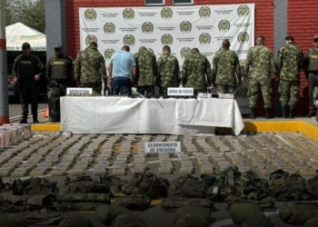Delincuentes que se hacían pasar por miembros del Ejército fueron capturados en poder de un arsenal bélico 