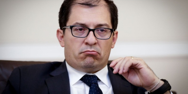 Ex fiscal general de la nación, Francisco Barbosa replicó acusaciones del presidente Gustavo Petro y lo tildó de irresponsable 