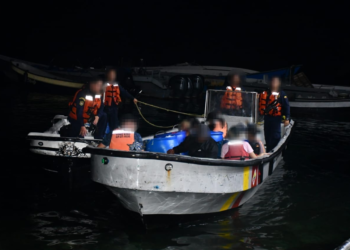 Armada Nacional intercepta embarcación con 16 migrante ilegales en cayo Albuquerque