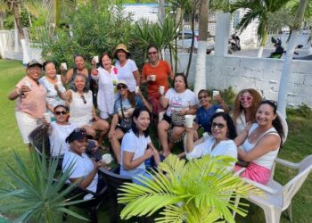 “Reencuentro de compañeros de la aerolínea, sam, sociedad aérea de medellín, la cual tuvo una larga vida empresarial que contribuyo a la conectividad insular” 