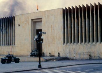 Senadora María Fernanda Cabal asegura que la izquierda en el poder quiere falsificar la historia del Palacio de Justicia. El ejército rescató vivos a más de 263 personas, recordó 