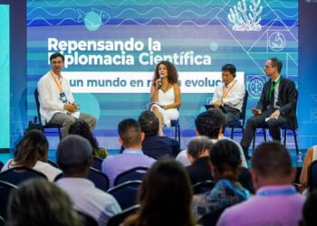 Colombia lanza informe sobre inteligencia artificial en el sector público en Cilac 2024 