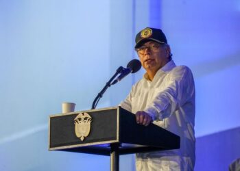 Gustavo Petro volvió a hablar en San Andrés de una Universidad para las islas: debe ser un faro de cultura Caribe. 