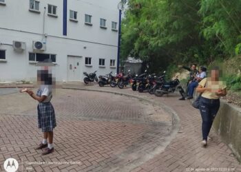 Agentes de Policía montaron un falso positivo contra un padre que tiene la patria potestad de su hija por falsa denuncia desde el teléfono de una docente. 