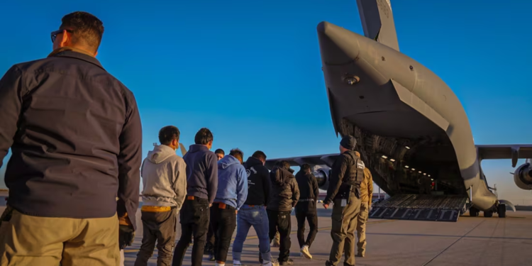 México se prepara para deportaciones masivas desde Estados Unidos: ya se están construyendo refugios temporales.  