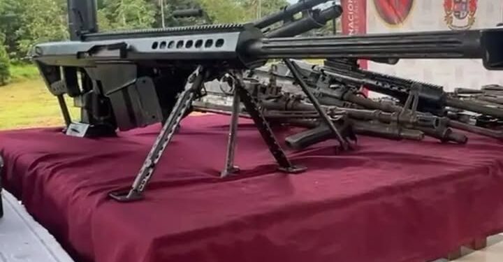 Ejército incautó fusiles del Clan del Golfo capaces de impactar aviones y helicópteros. 