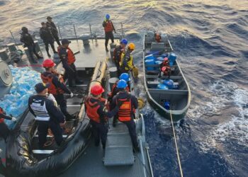 Armada de Colombia incautó más de 800 kilogramos de cocaína en operación de interdicción marítima 