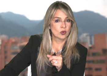 Precandidata presidencial Vicky Dávila asegura que sorpresiva transmisión en vivo y en directo del Consejo de Ministros que la ley ordena sea reservada, fue para bloquear una entrevista suya que emitiría un canal en el horario estelar de las siete de la noche 