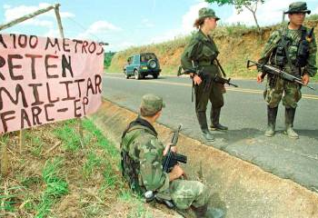 Volvieron las «pescas milagrosas» a las carreteras de Colombia. Ciudadano denuncia que la guerrilla lo despojo de su motocicleta y lo dejó abandonado en medio de la nada entre cauca y huila 