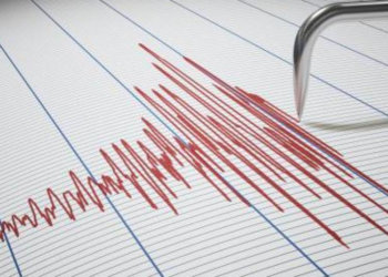 Servicio Geológico de EEUU (USGS) emite alerta de olas de tsunami para San Andrés y Providencia tras terremoto de magnitud 8.0 en el Caribe. 