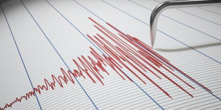 Servicio Geológico de EEUU (USGS) emite alerta de olas de tsunami para San Andrés y Providencia tras terremoto de magnitud 8.0 en el Caribe. 