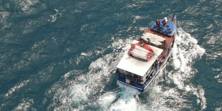 Detectada embarcación extranjera en mar territorial que pretendía realizar pesca depredadora 