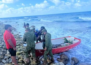 Armada de Colombia brindó atención médica a pescador en isla cayo Serranilla 