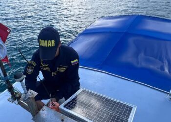 Gobernación y capitanía de puertos de San Andrés instalan dispositivos AIS en embarcaciones de pesca 