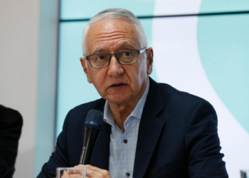 Mientras la salud de los colombianos está al garete, el Ministerio del ramo despilfarra y derrocha miles de millones de pesos en tiquetes aéreos y viáticos 