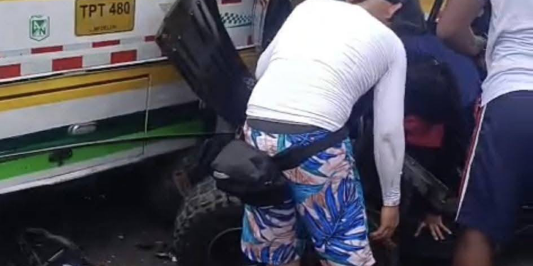 A las víctimas del accidente de la mulita con un bus en San Luis, les hurtaron sus pertenencias