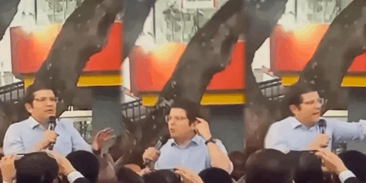 Mujer a la que se le acercó el sicario del senador Miguel Uribe Turbay aclaró ante la Fiscalía que nada tiene que ver con los hechos. Declaró que el sicario le preguntó quién era la persona que estaba dando el discurso. 