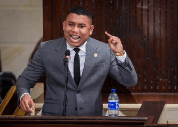 Parlamentario Miguel Polo Polo responsabiliza a Gustavo Petro del atentado contra el senador de oposición Miguel Uribe Turbay por su lenguaje de odio contra el legislador ya falta de garantías para proteger a los candidatos opositores. 