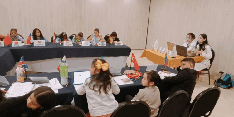 Luis Amigó participa en el modelo de las Naciones Unidas en la ciudad de Barranquilla