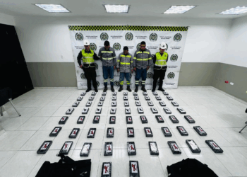 Ofensiva total: contundentes resultados contra el narcotráfico. Incautación de 54 kilogramos de cocaína en sistema de refrigeración de contenedores en Santa Marta y tres capturados en flagrancia 
