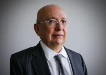 Abogado Mauricio Gaona le da cátedra de derecho constitucional al exmagistrado de la Corte y ahora Ministro de Justicia, Eduardo Montealegre Lynet 