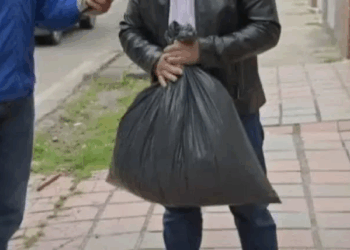 Sobreviviente de la tragedia familiar en San Andrés carga con ropa de sus parientes impregnada con un fuerte olor a químico y lo considera evidencia de lo ocurrido 