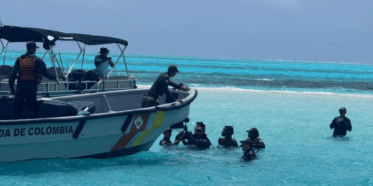 Armada de Colombia detecta actividad ilegal de cebado de fauna marina en cayo Acuario 