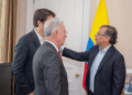 Petro le recomienda a Uribe ir a la JEP y el expresidente le responde que lo hace si el ahora presidente renuncia al indulto, explica el dinero en bolsas y se hace un examen toxicológico