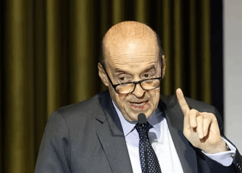 Revelan seguimientos a familia de excanciller Álvaro Leyva en Bogotá  