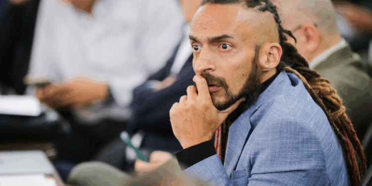 Senador Daniel Carvalho dice que Petro ejerce el poder de manera infame, excluyente y con las mismas practicas corruptas de siempre 