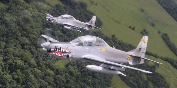 La Fuerza Pública ha bombardeado objetivos militares de la subversión y grupos armados ilegales en municipios víctimas del conflicto armado 