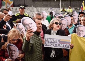 Constitucionalista italiano que leyó la totalidad de la sentencia contra Uribe asegura que es una narrativa de derecho penal enemigo: «No fue un juicio, es literatura jurídica al servicio de la condena». 