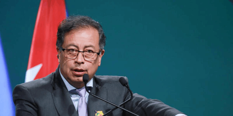 Presidente Gustavo Petro tilda de mentirosa a Jerome Sanabria, la joven que ha cuestionado la reforma pensional y su documental sobre la expropiación del ahorro pensional se viraliza en YouTube. 
