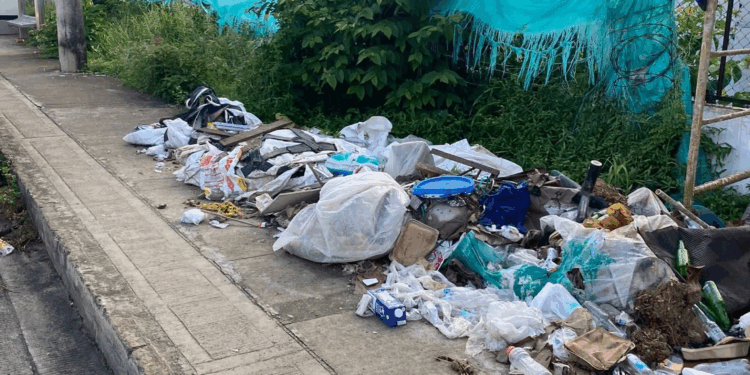 San Andrés es una total ruina y vergüenza. A su infraestructura deficiente, ruinosa y en muy mal estado se suman la anarquía, falta de cultura ciudadana y dejadez gubernamental  